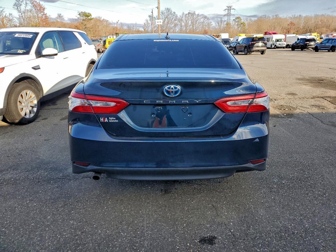 2019 Toyota Camry Le - Фото 6