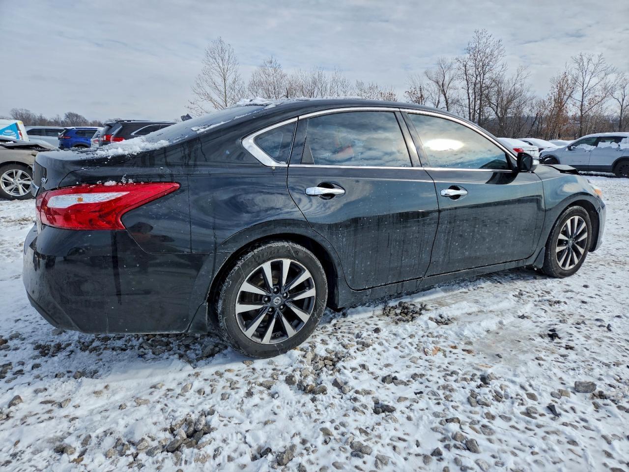 2016 Nissan Altima 2.5 - Фото 3