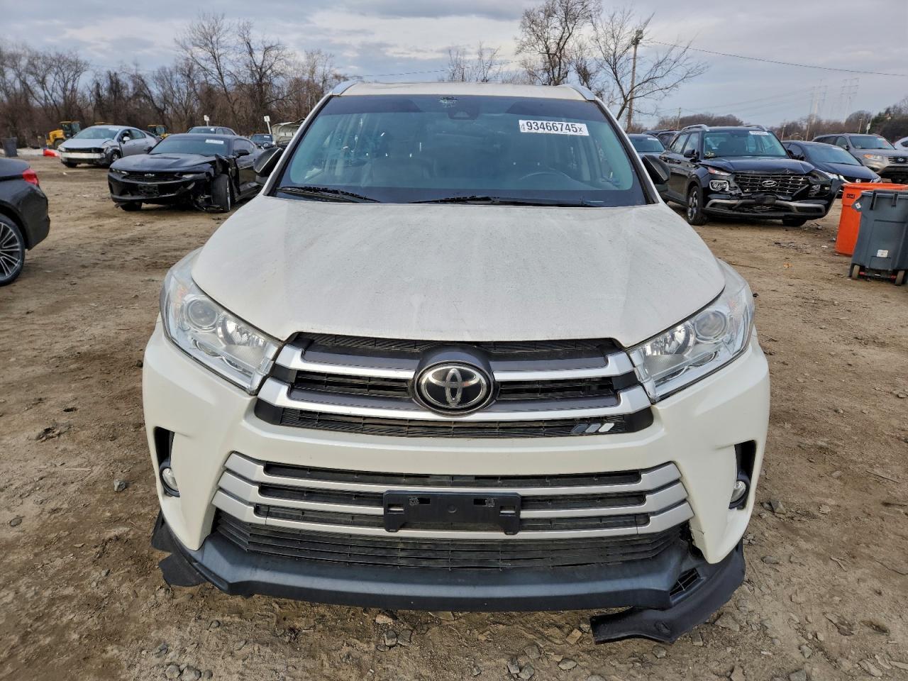 2019 Toyota Highlander Se - Image 5