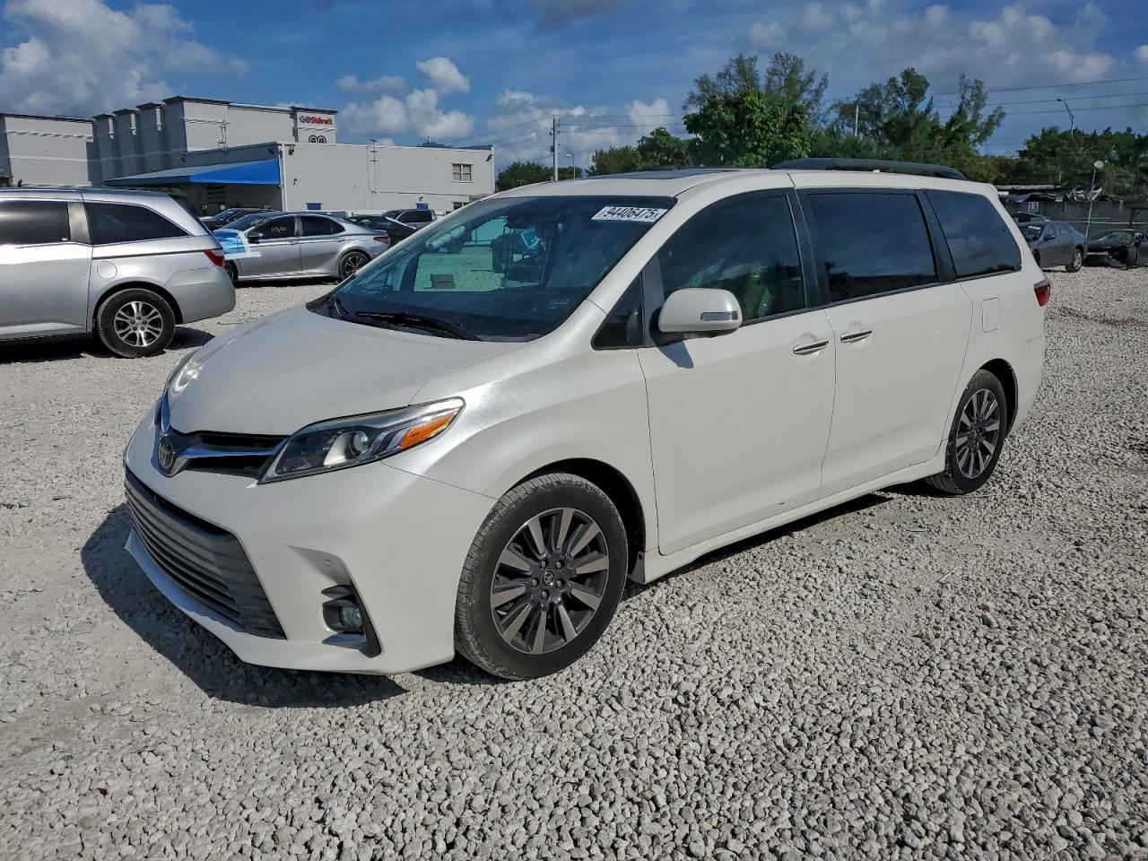 2019 Toyota Sienna Xle