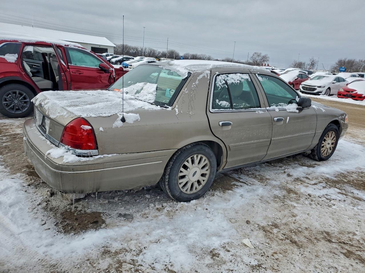 2005 Ford Crown Victoria Lx - Image 3