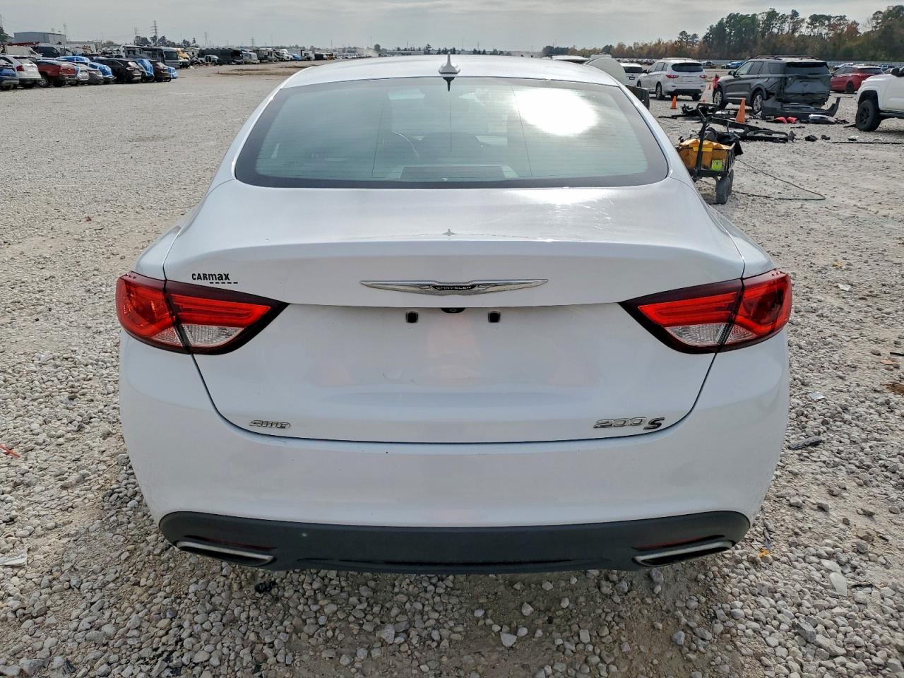 2016 Chrysler 200 S - Image 6