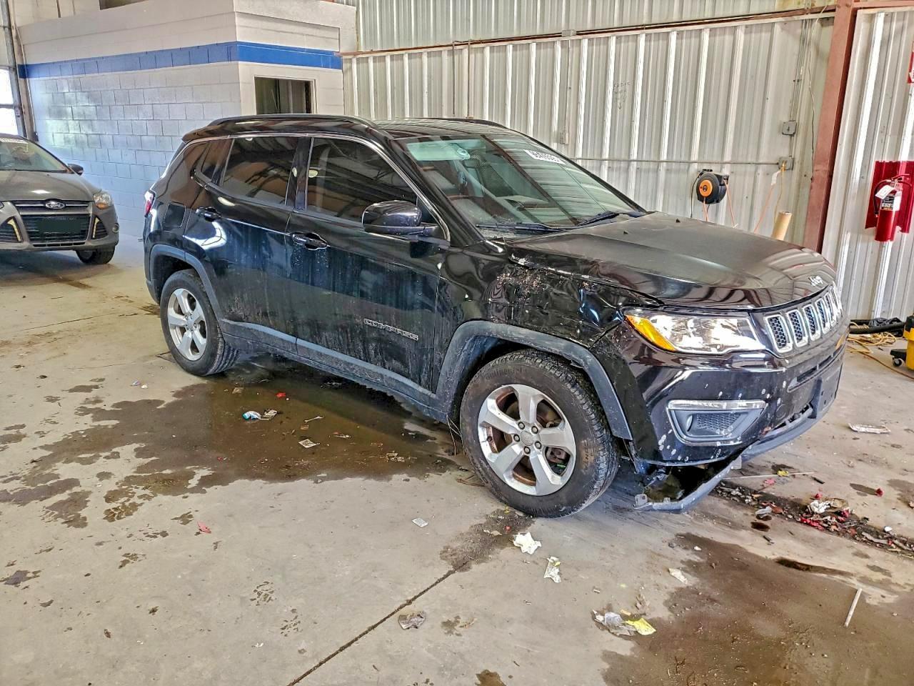 2017 Jeep Compass Latitude - Image 4