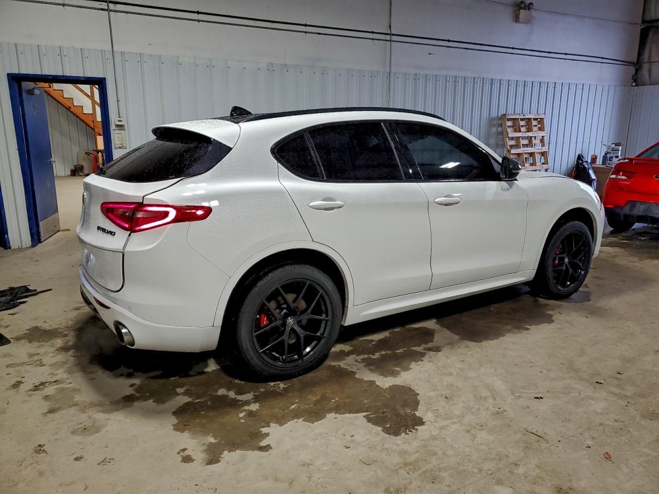 2021 Alfa Romeo Stelvio Ti - Image 3