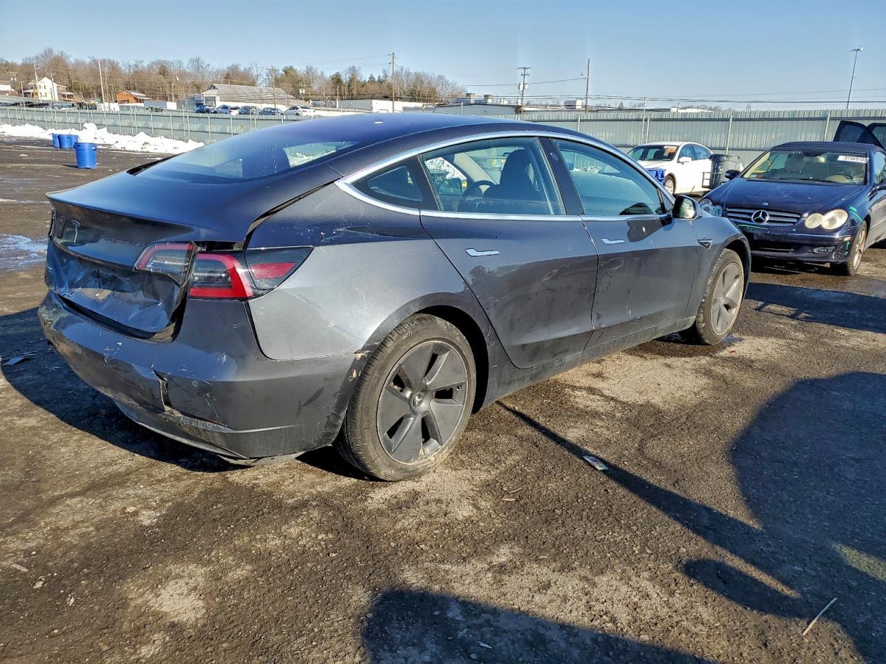 2017 Tesla Model 3 - Image 3