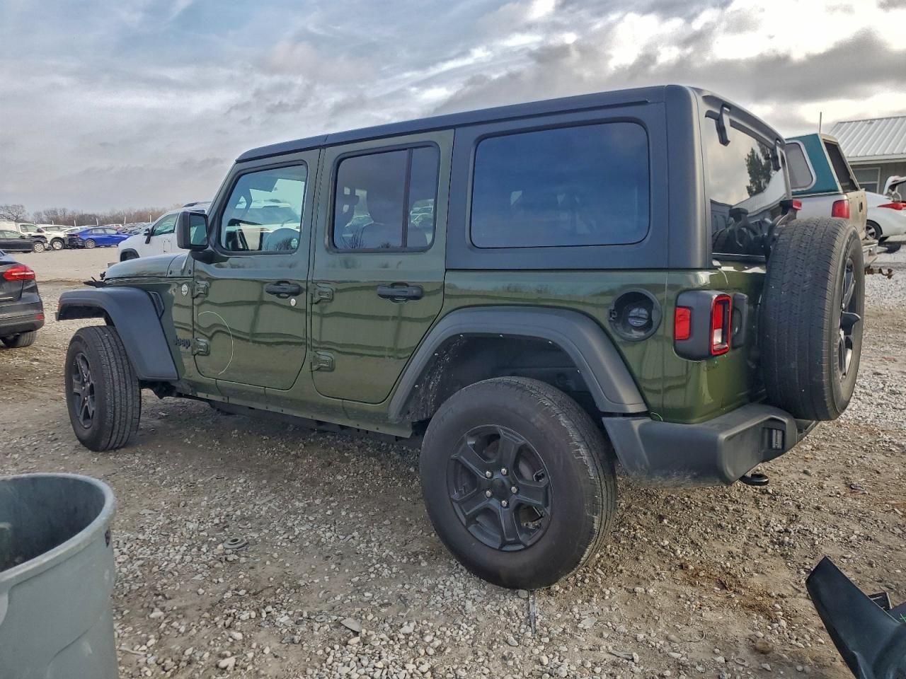 2021 Jeep Wrangler Unlimited Sport - Фото 2