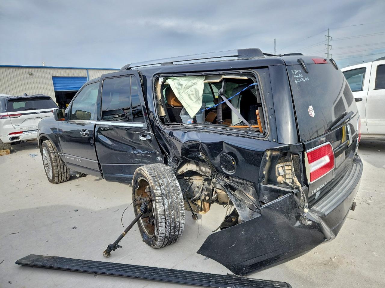 2012 Lincoln Navigator L - Фото 2