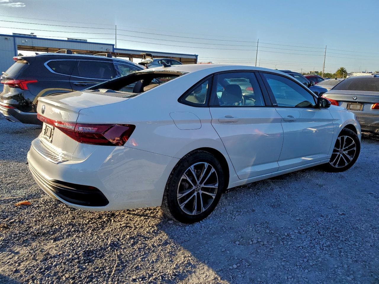 2025 Volkswagen Jetta Sport - Image 3