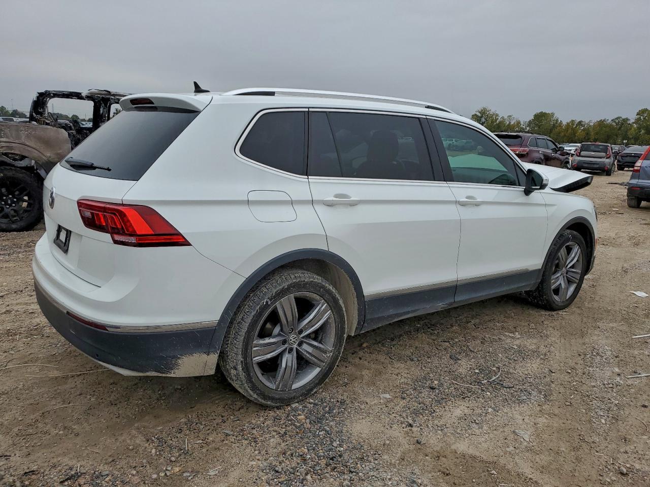 2021 Volkswagen Tiguan Se - Фото 3