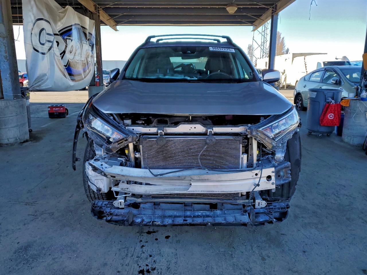 2020 Toyota Rav4 Le - Image 5