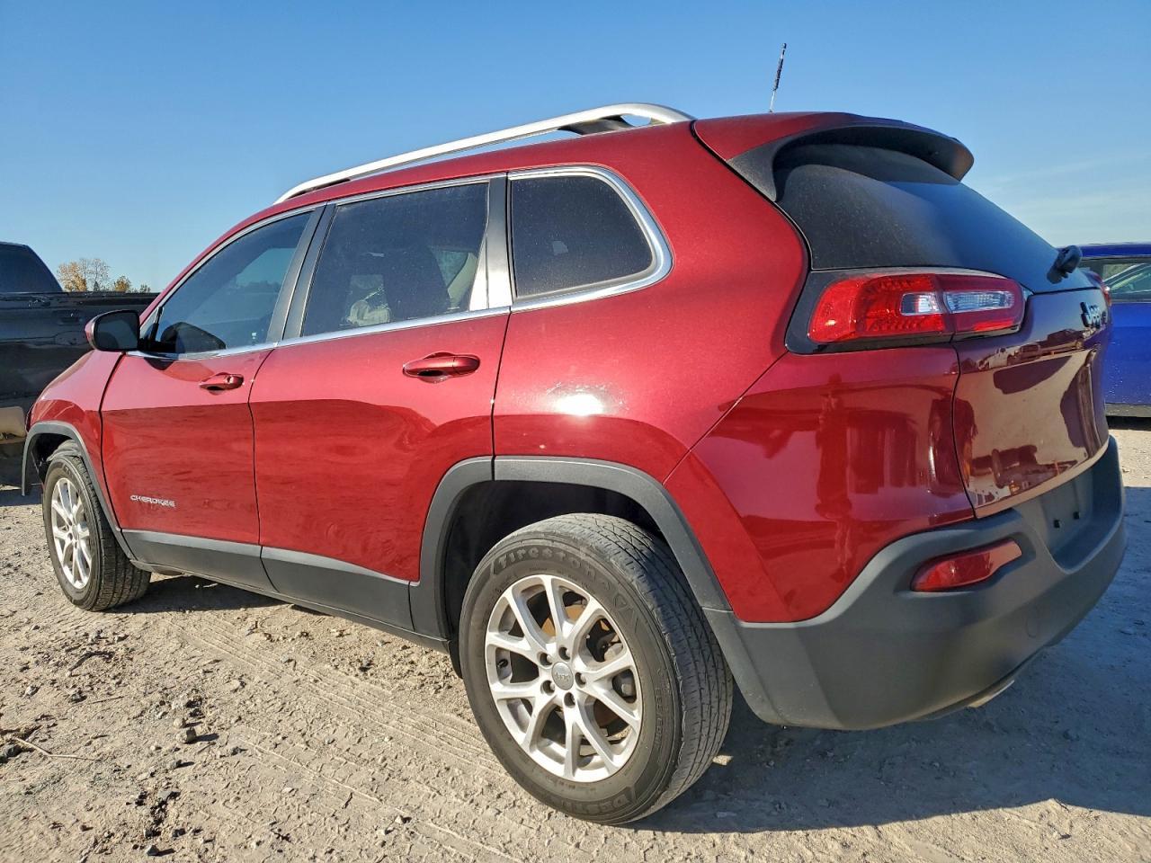 2016 Jeep Cherokee Latitude - Фото 2