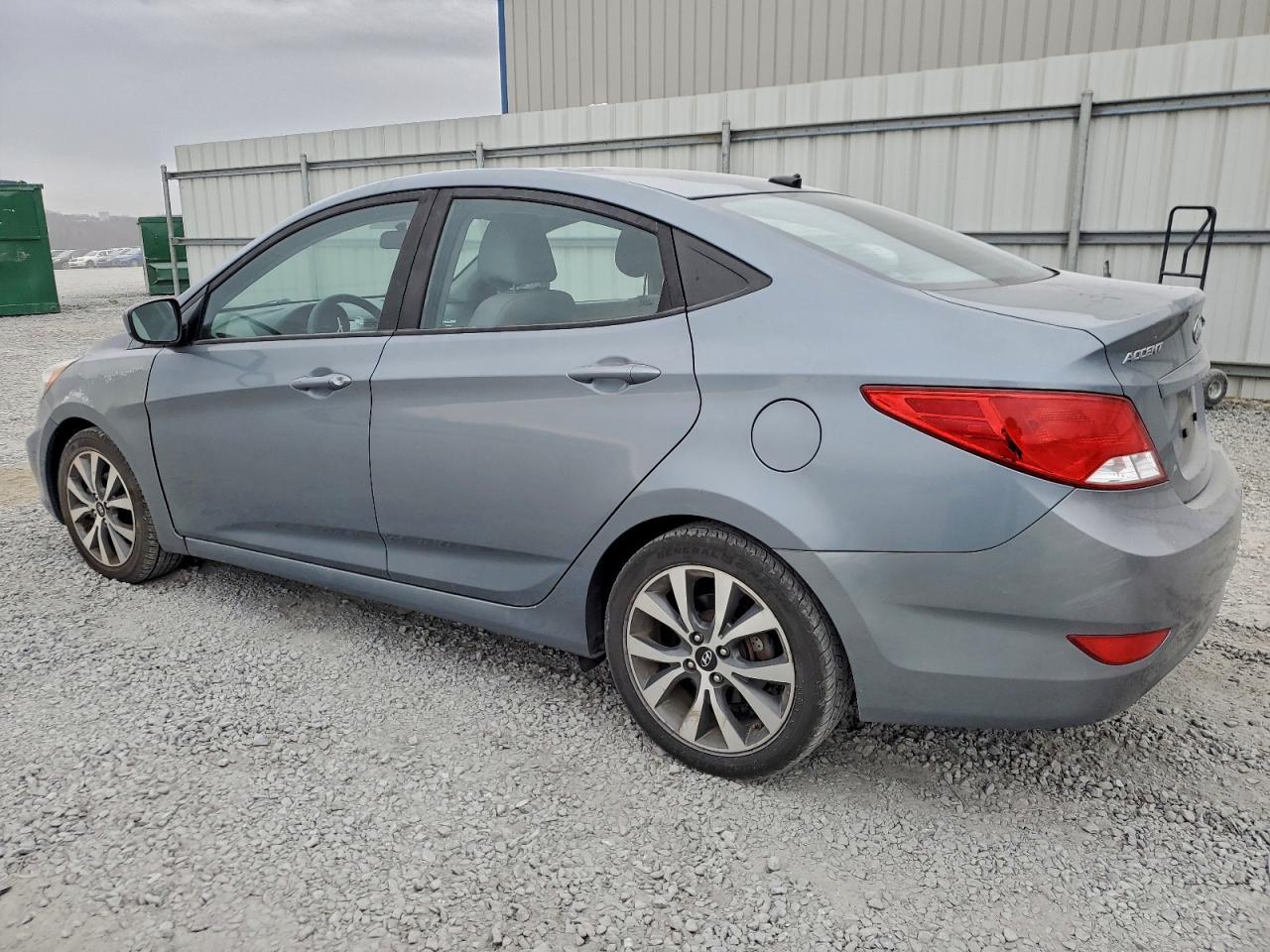 2017 Hyundai Accent Se - Фото 2