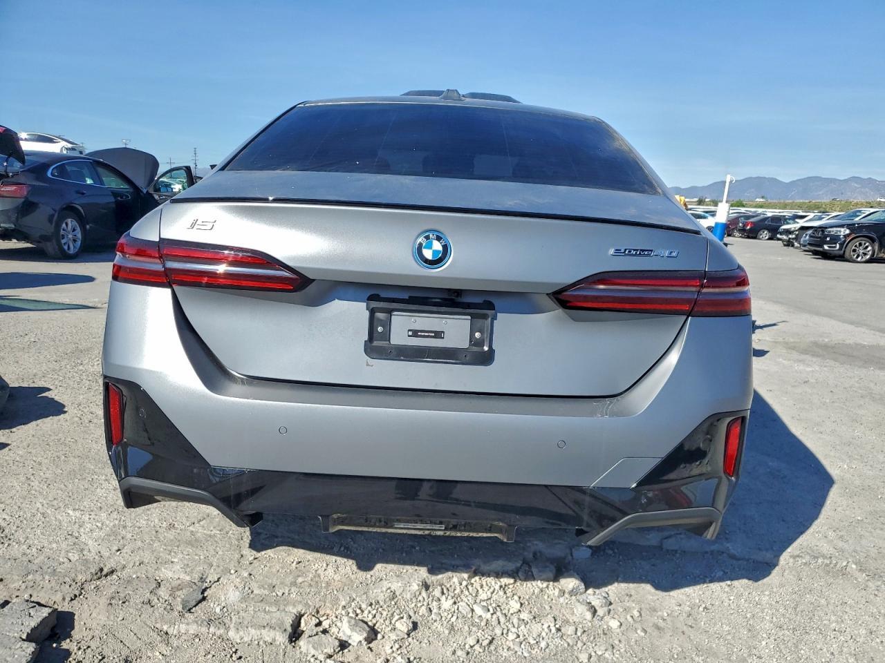 2025 BMW I5 Edrive 40 - Image 6