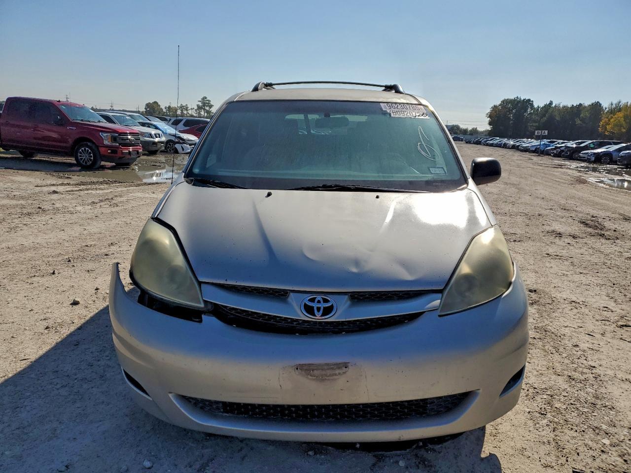2006 Toyota Sienna - Image 5