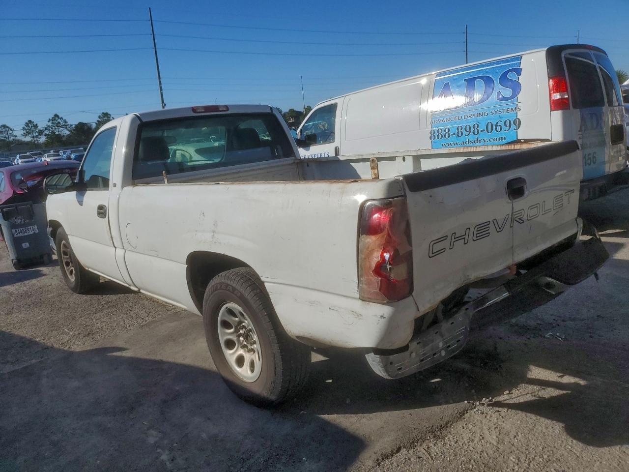 2005 Chevrolet Silverado C1500 - Фото 2