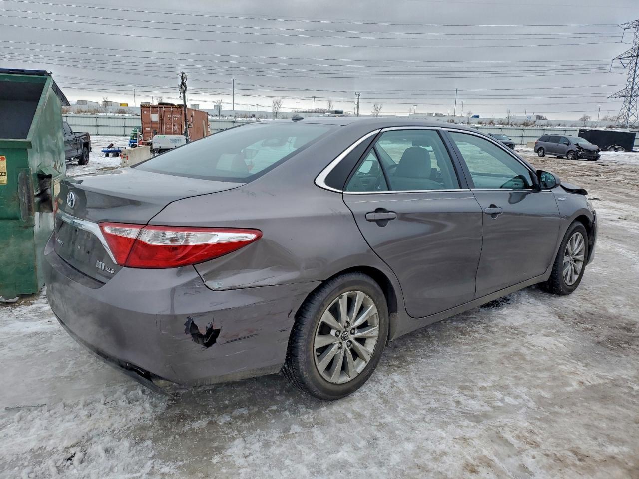 2016 Toyota Camry - Фото 3