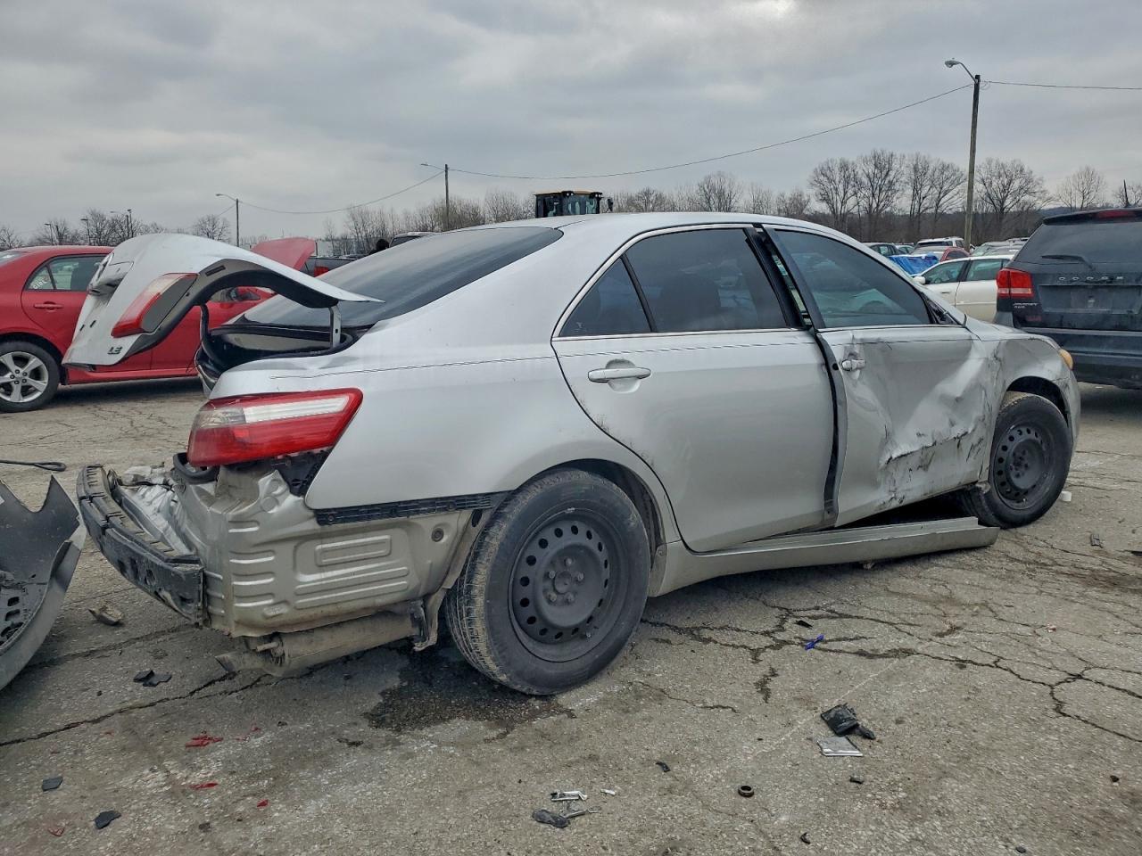 2009 Toyota Camry Le - Фото 3