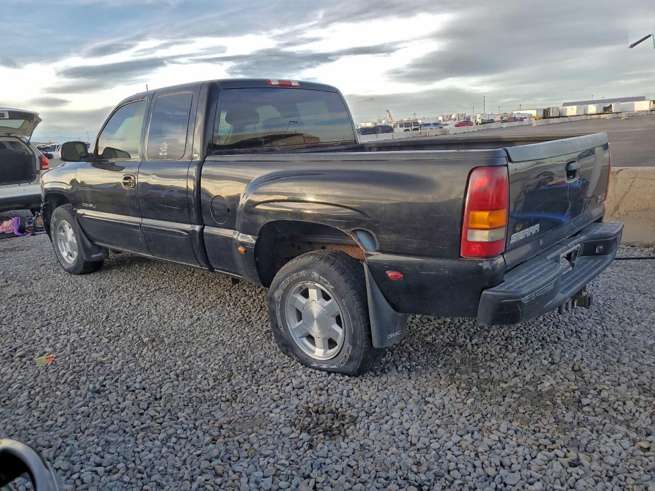 2003 GMC Sierra K1500 Denali - Фото 2