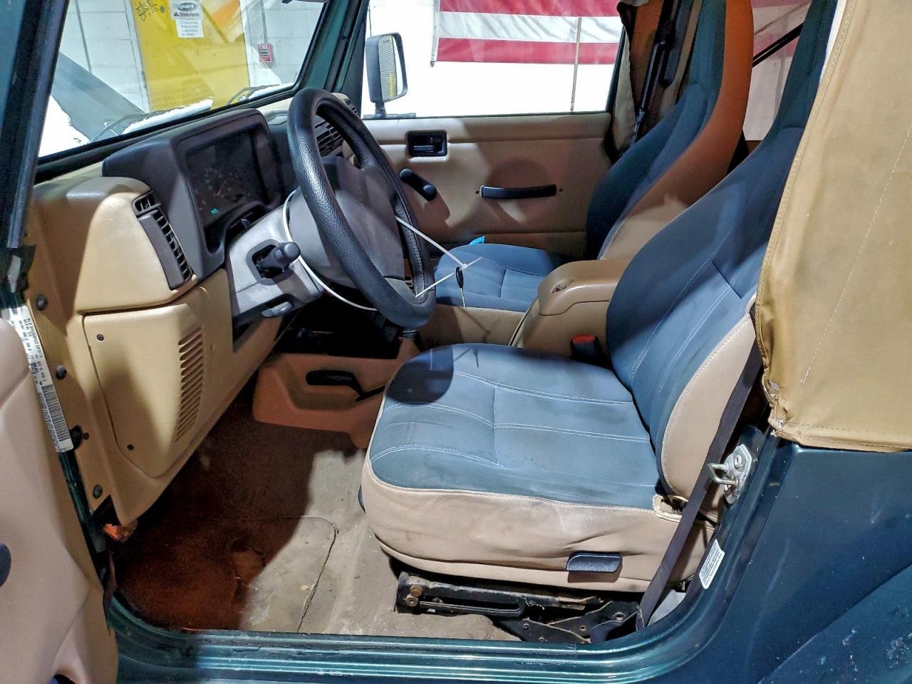 2001 Jeep Wrangler Sahara - Фото 7