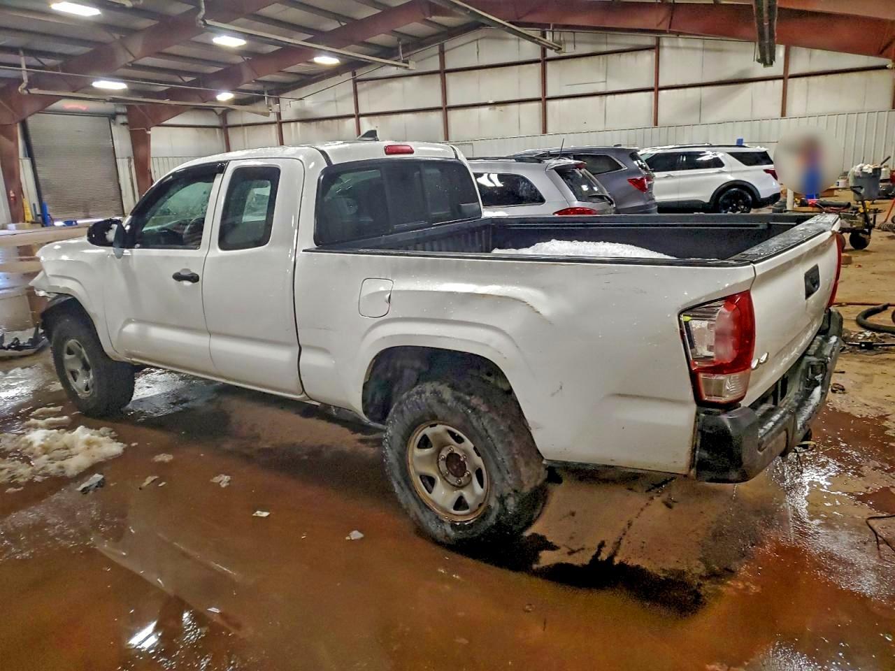 2017 Toyota Tacoma Access Cab - Фото 2