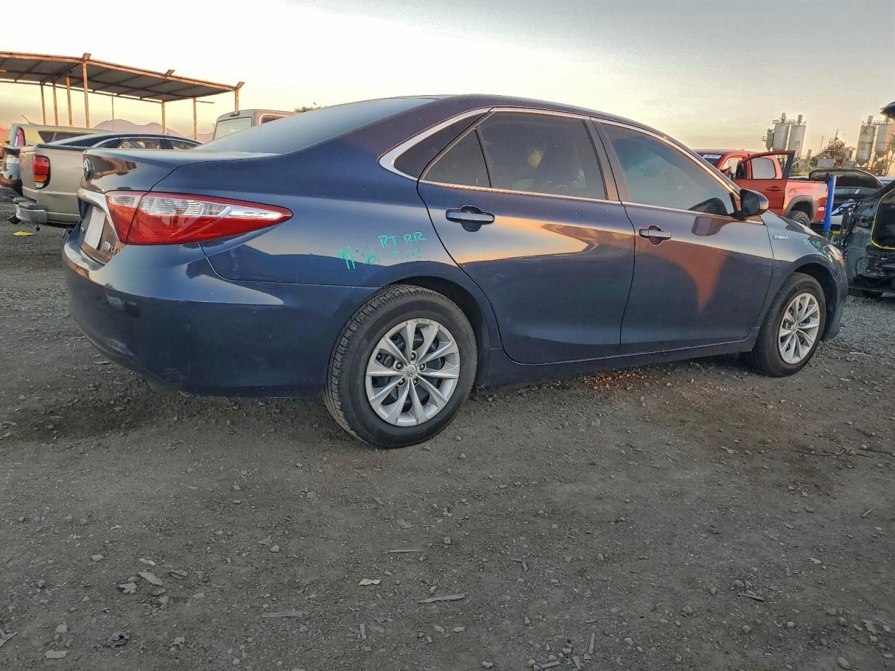 2016 Toyota Camry - Image 3