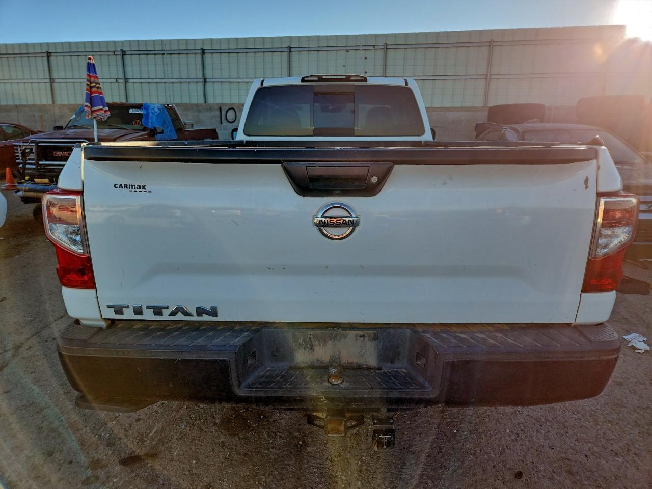 2019 Nissan Titan S - Фото 6