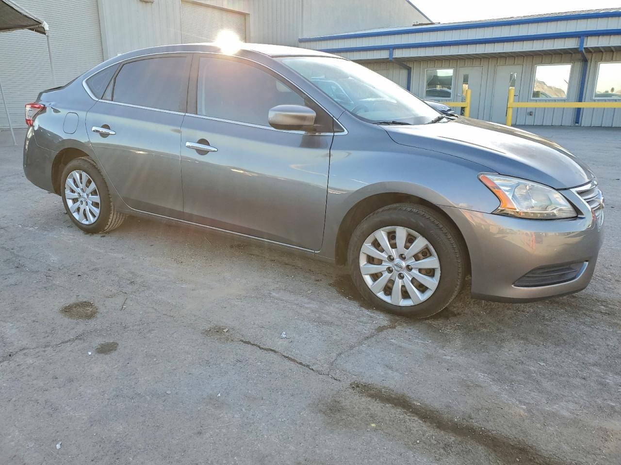 2015 Nissan Sentra S - Фото 4