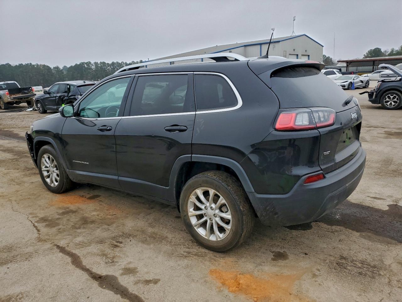 2019 Jeep Cherokee Latitude - Фото 2
