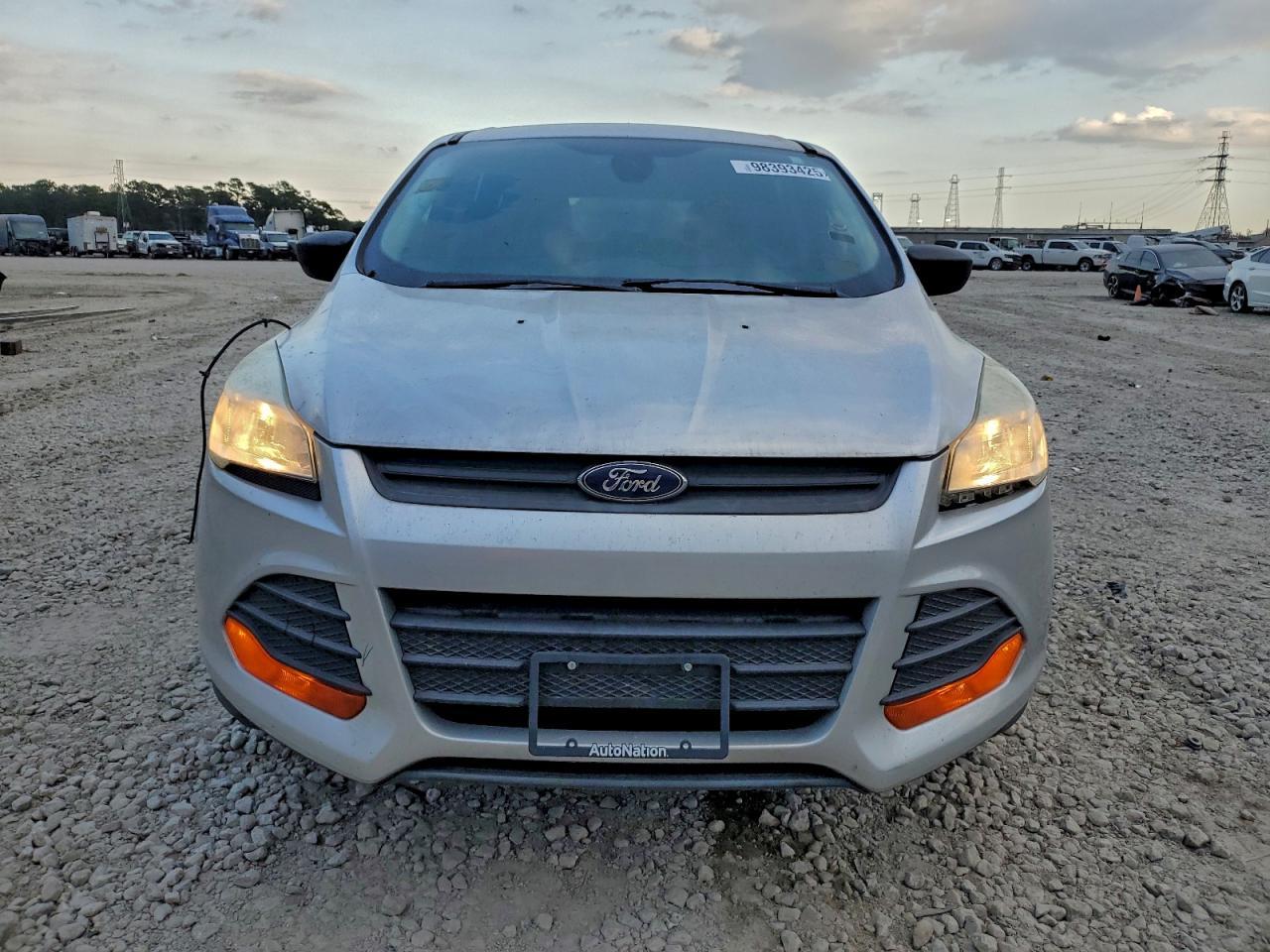 2015 Ford Escape S - Фото 5