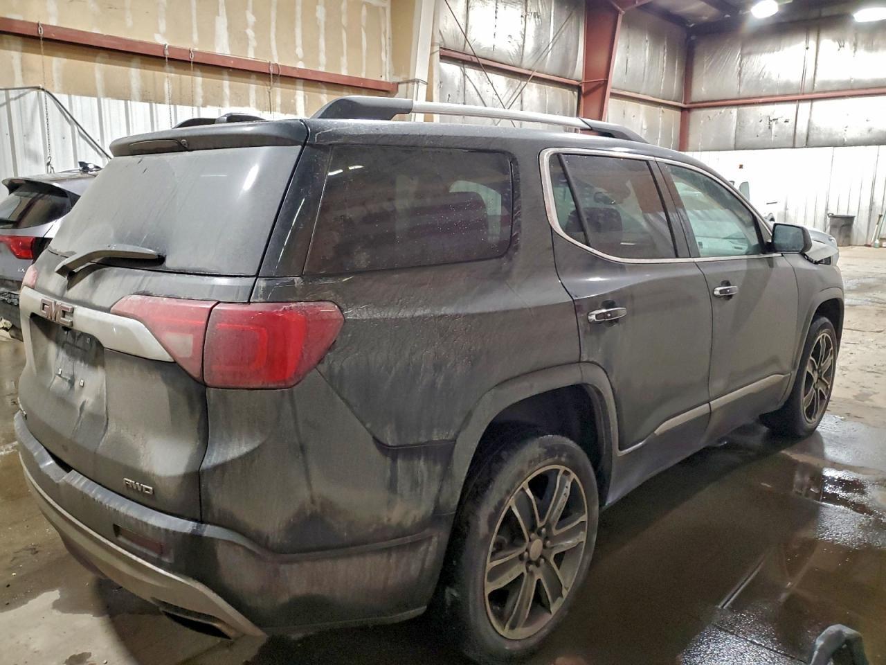 2017 GMC Acadia Denali - Image 3