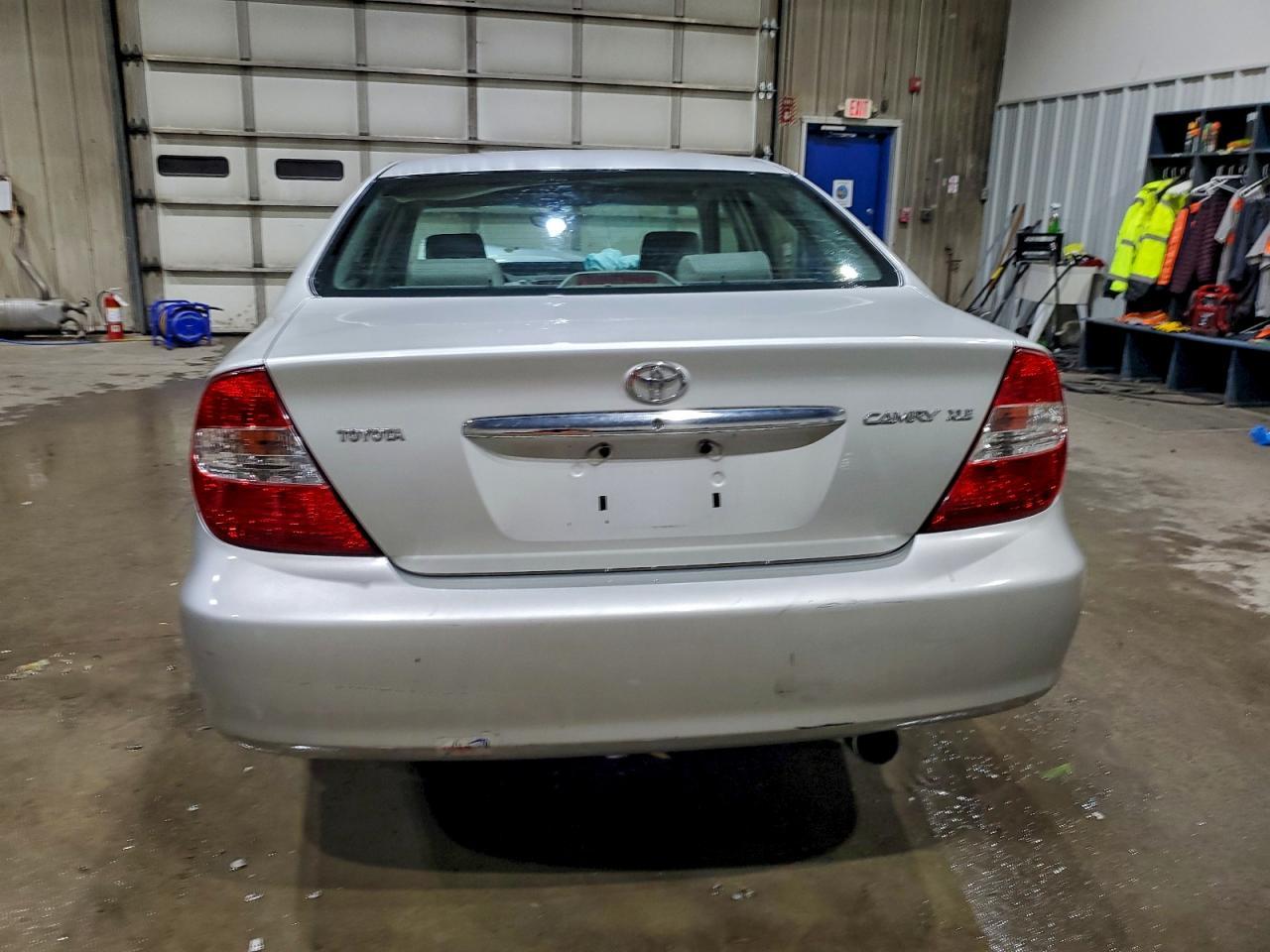 2002 Toyota Camry Le - Фото 6