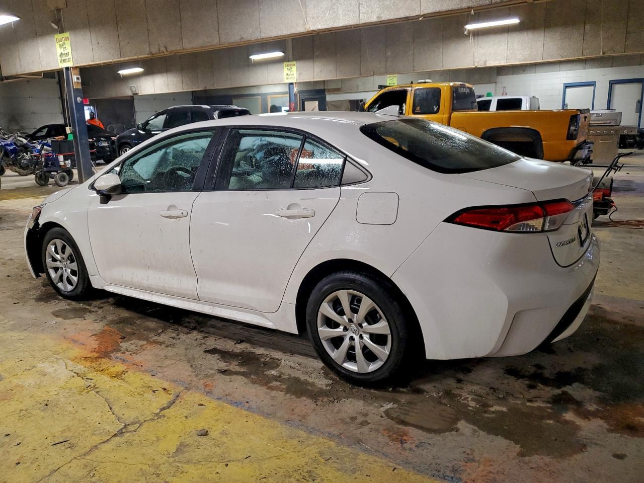 2021 Toyota Corolla Le - Image 2