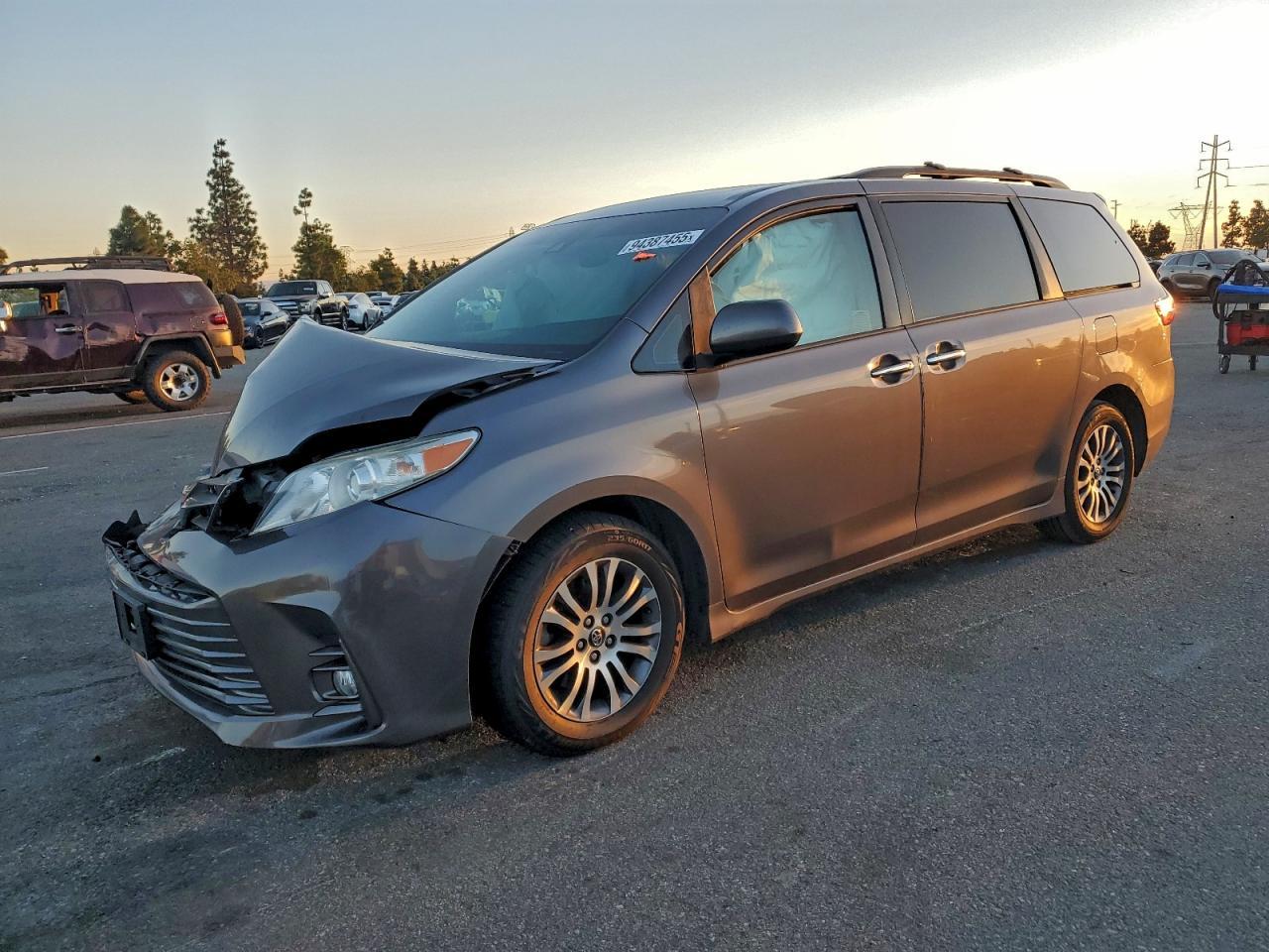 2018 Toyota Sienna Xle