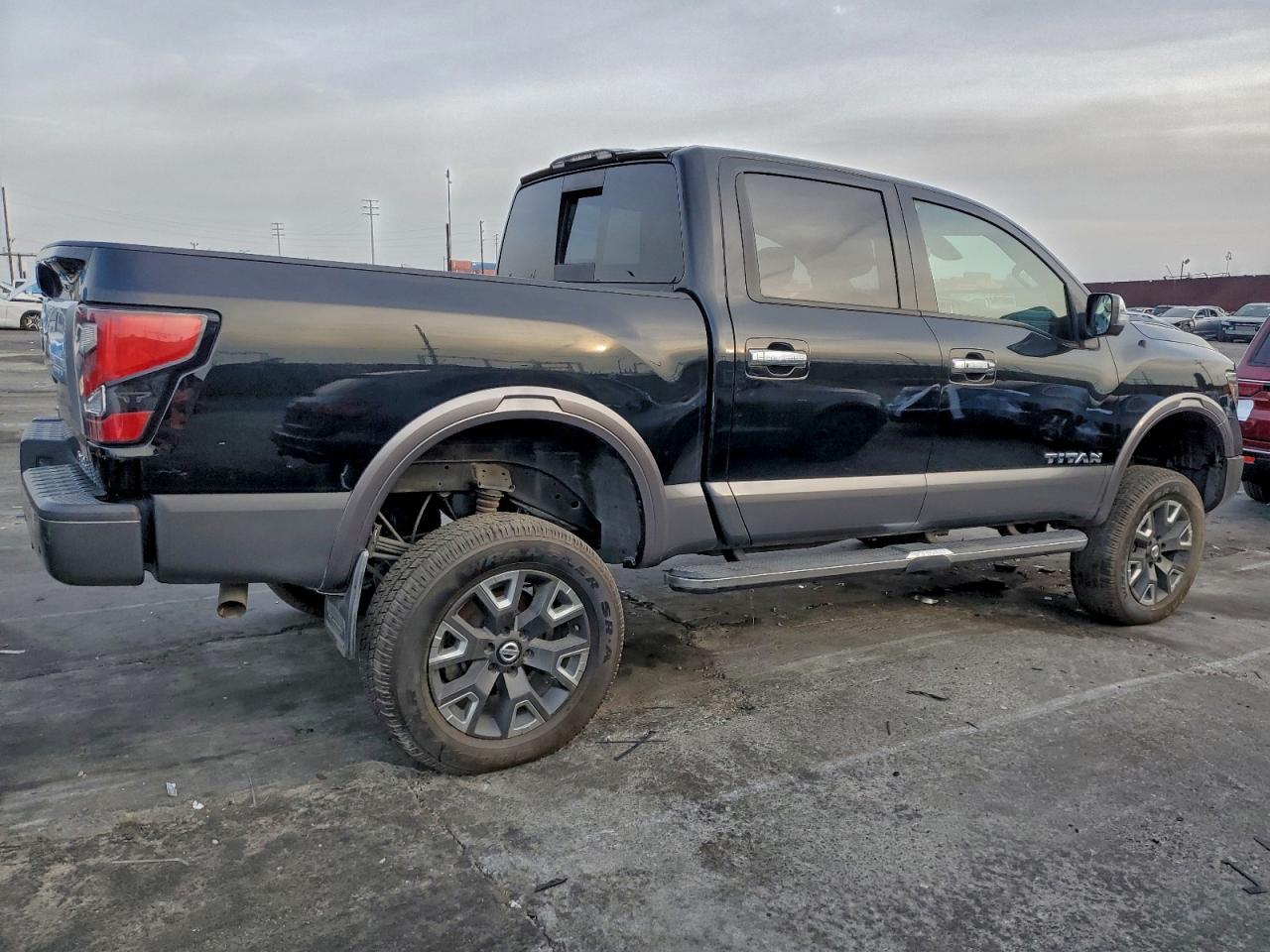 2021 Nissan Titan Sv - Фото 3