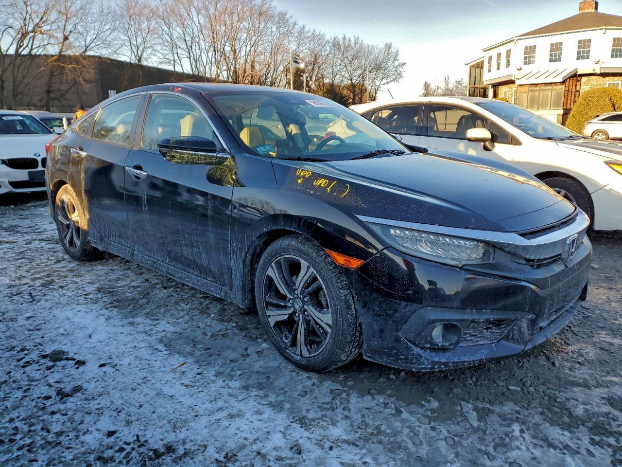 2016 Honda Civic Touring - Image 4