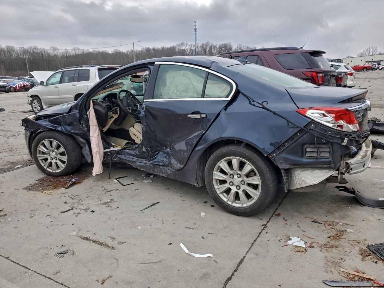 2013 Buick Regal Premium - Image 2