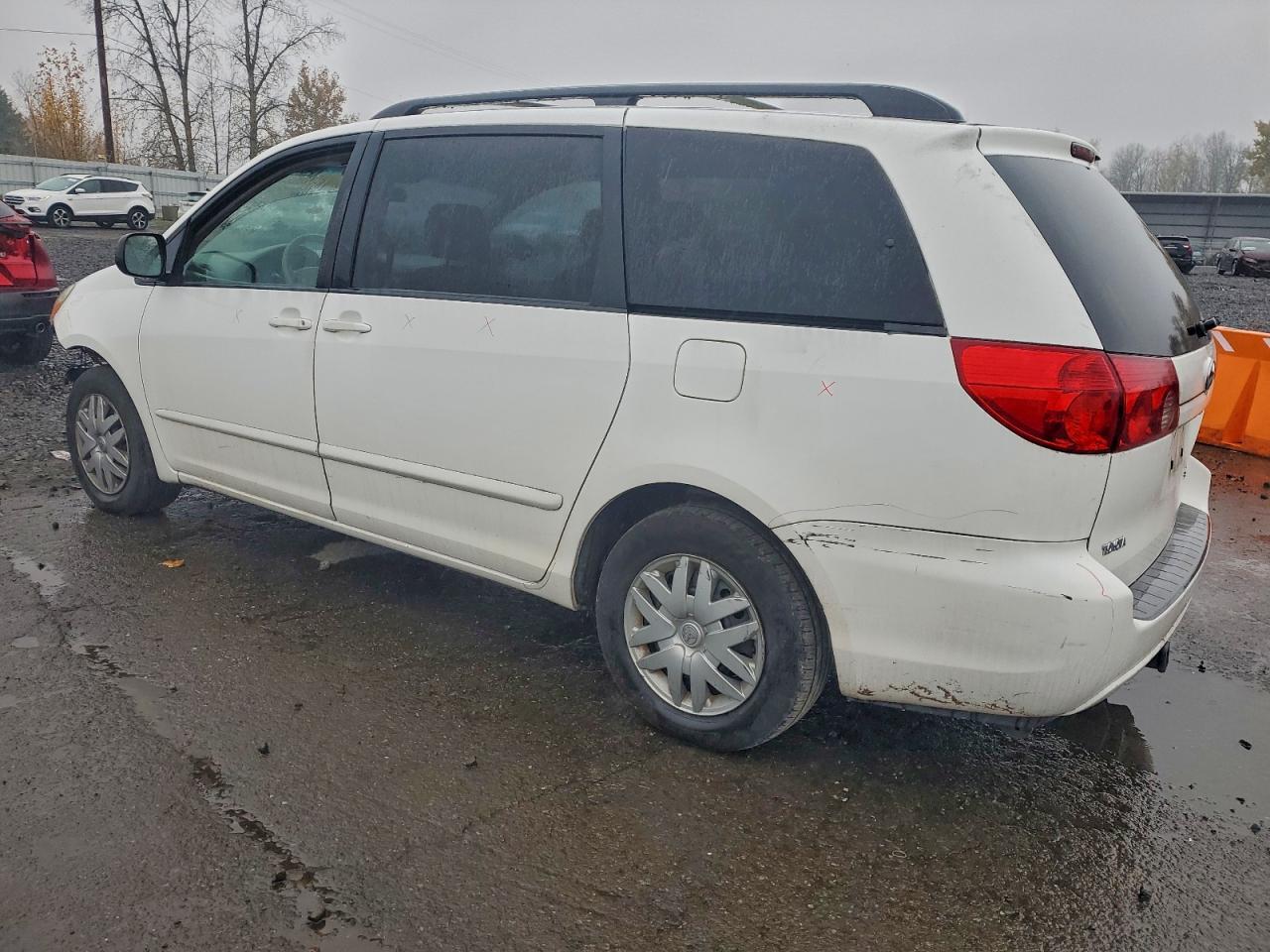 2007 Toyota Sienna - Image 2