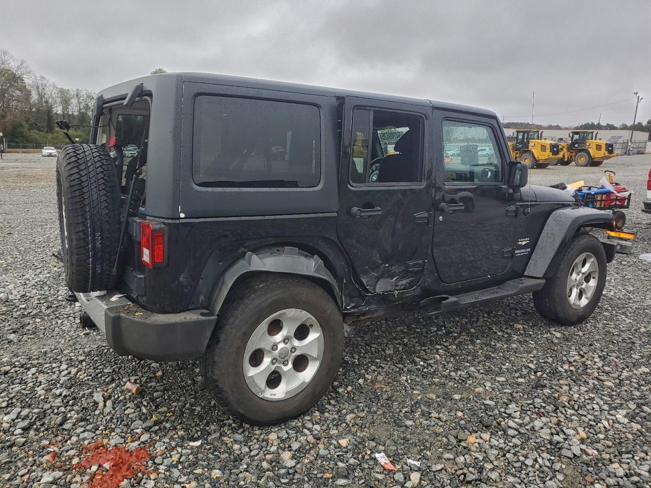 2013 Jeep Wrangler Unlimited Sahara - Фото 3