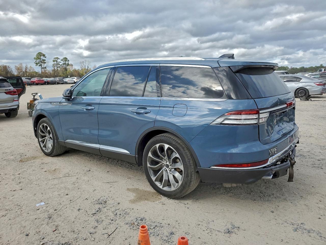 2025 Lincoln Aviator Reserve - Image 2