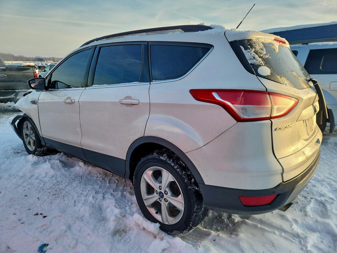 2016 Ford Escape Se - Фото 2