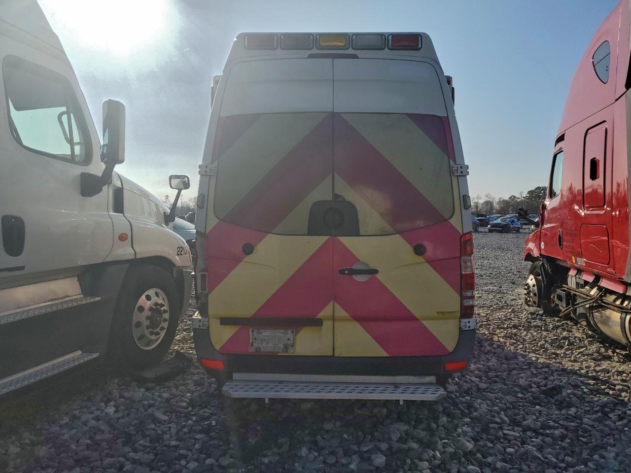 2012 Mercedes Benz Sprinter 2500 Ambulance - Фото 6