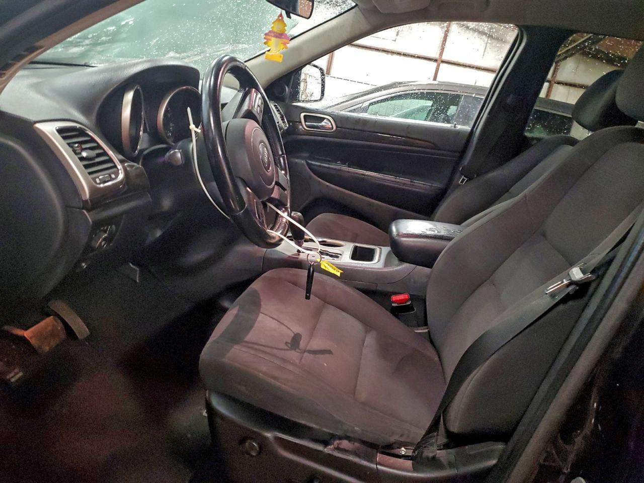 2012 Jeep Grand Cherokee Laredo - Image 7