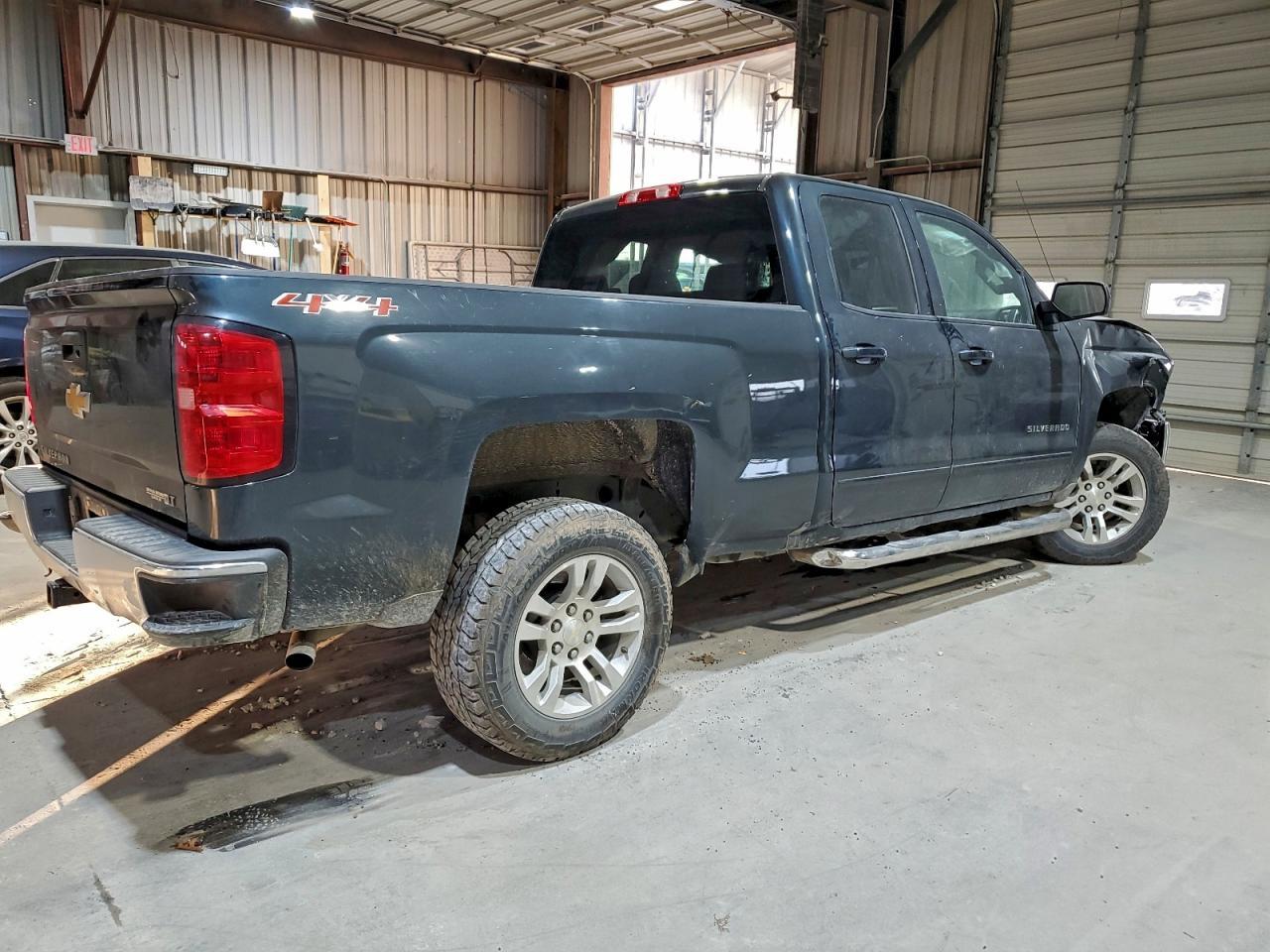 2017 Chevrolet Silverado K1500 Lt - Image 3