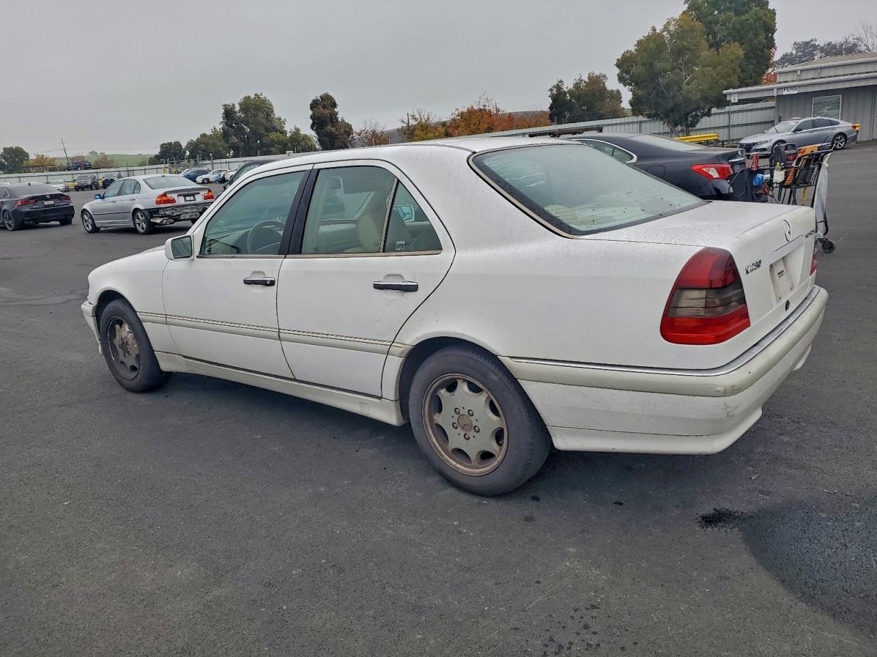 1999 Mercedes Benz C Class C300 4D Spor - Image 2