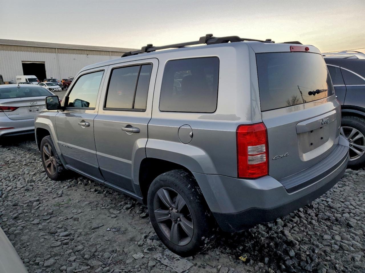 2015 Jeep Patriot Latitude - Фото 2