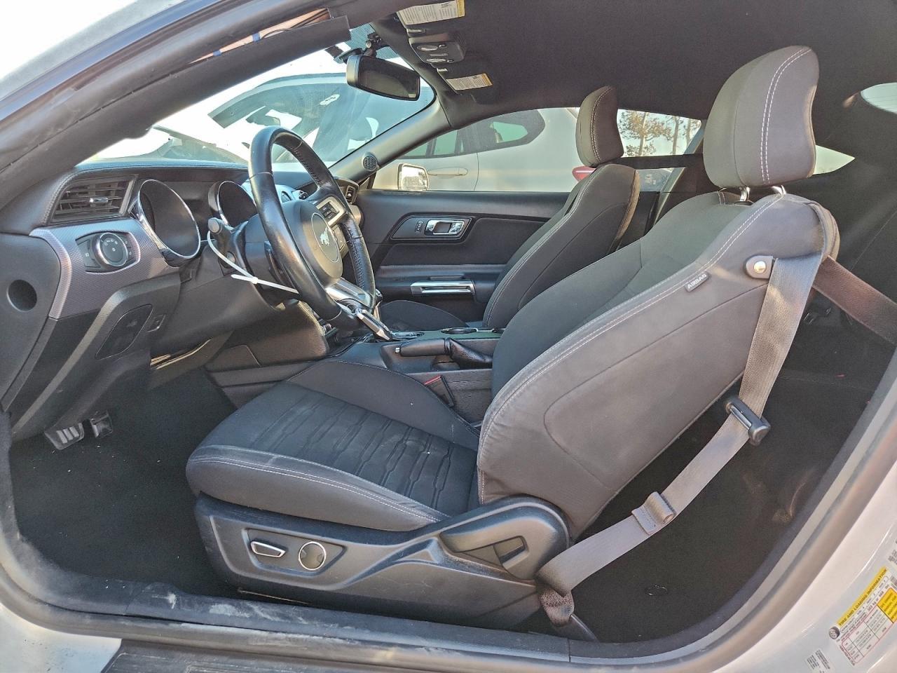 2016 Ford Mustang - Фото 7