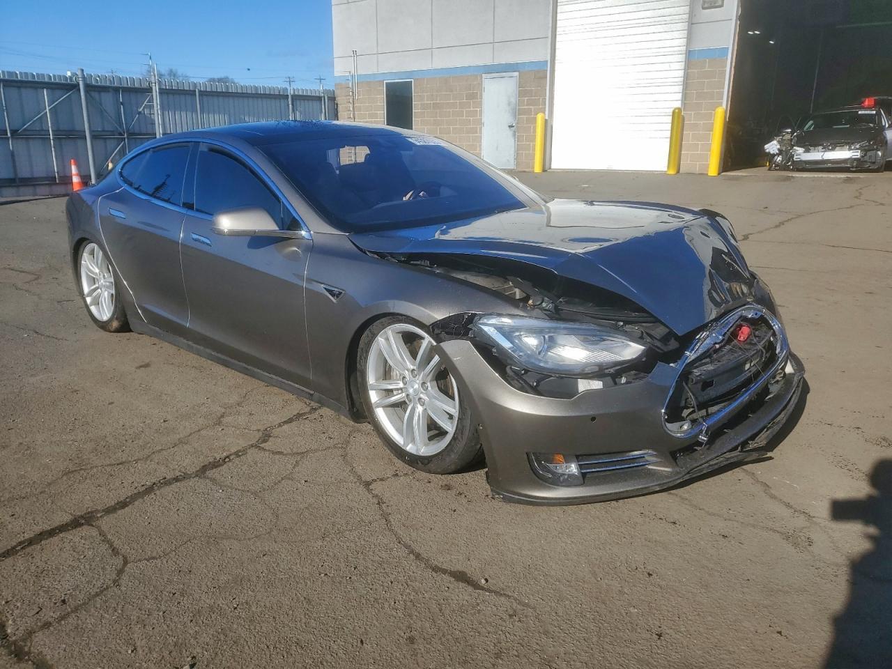2015 Tesla Model S 90D - Фото 4