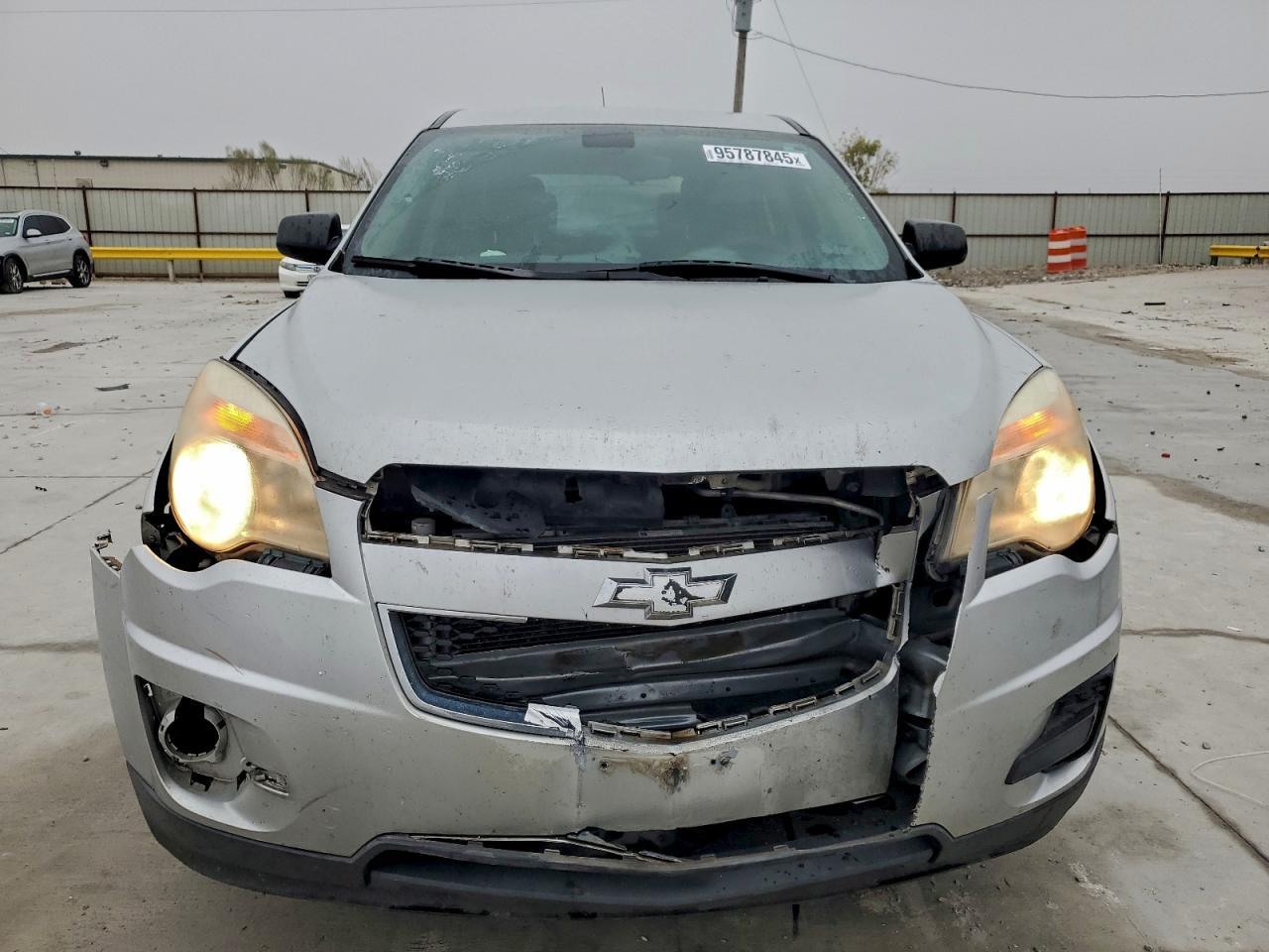 2011 Chev Equinox Ls - Image 5