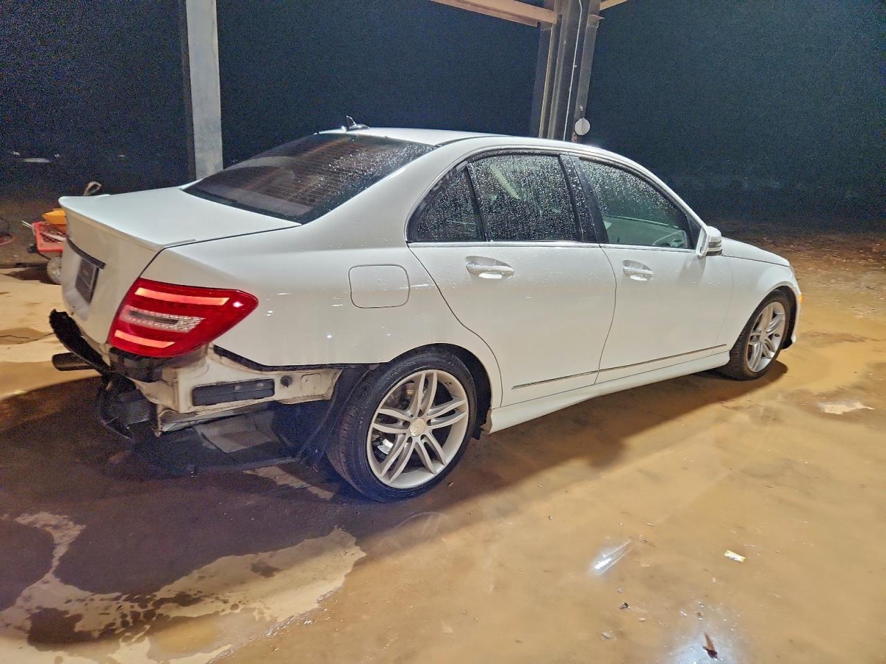 2013 Mercedes-Benz C 250 - Image 3