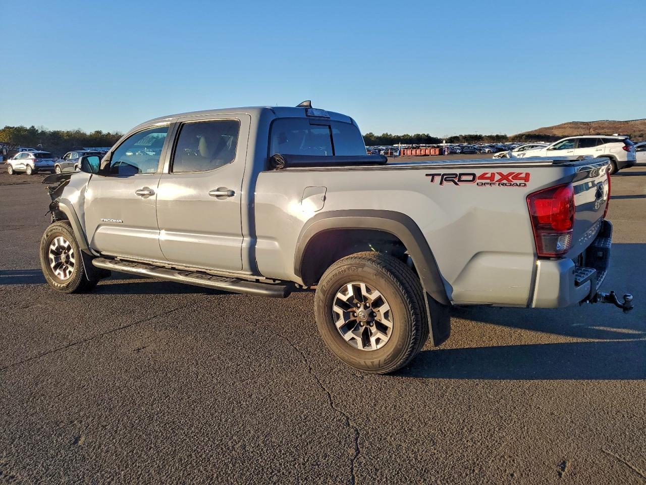 2019 Toyota Tacoma Double Cab - Фото 2